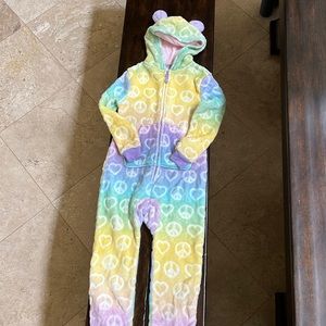 One piece Girl pajamas. Barely used & in great condition.